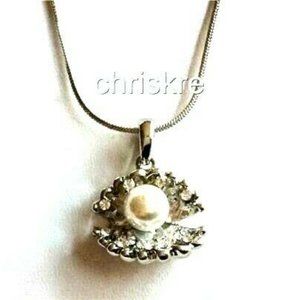 Silver Pearl Clamshell Necklace 16-19" Oyster